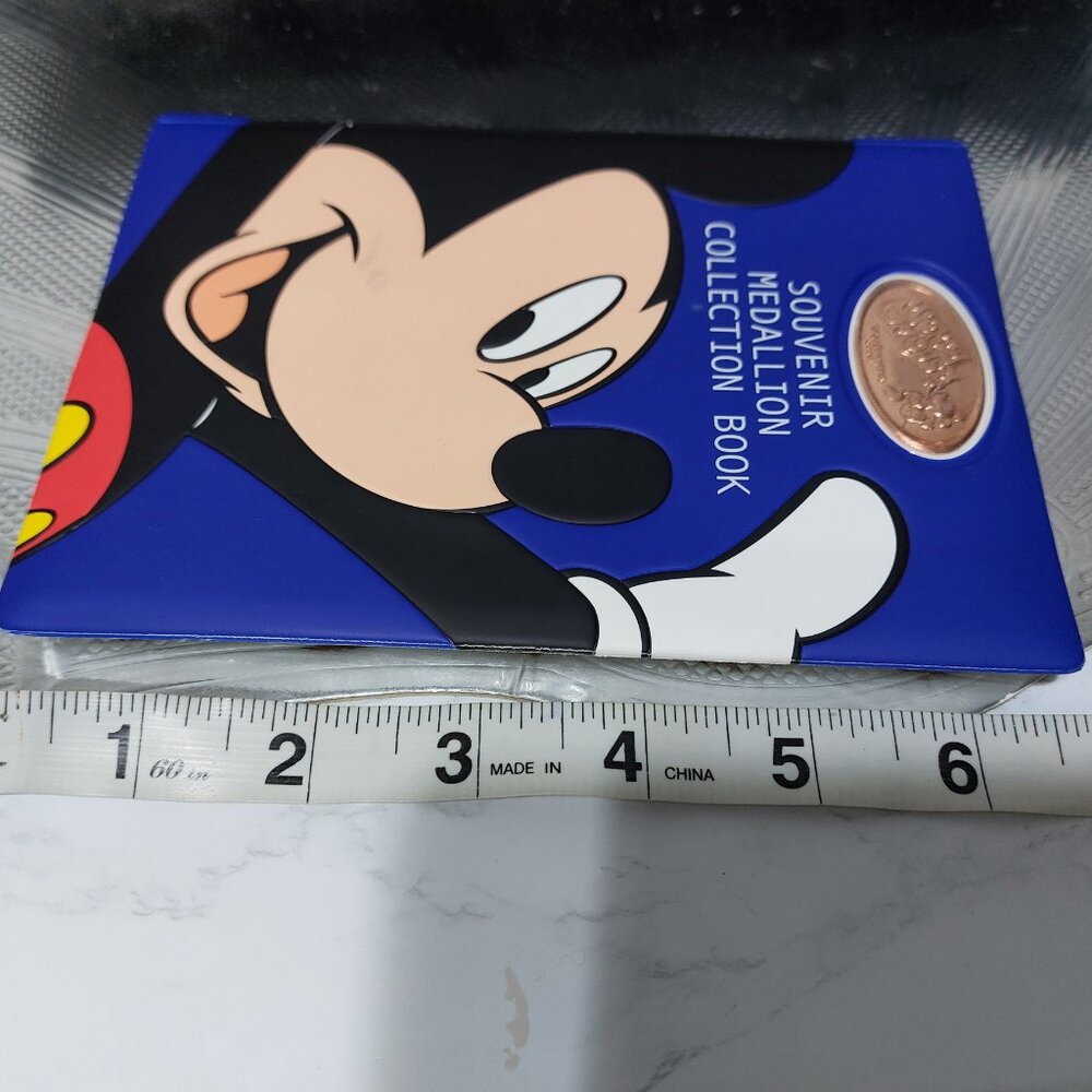 Tokyo Disneyland Souvenir Medallion Collection Book BLUE - Picture 11 of 11